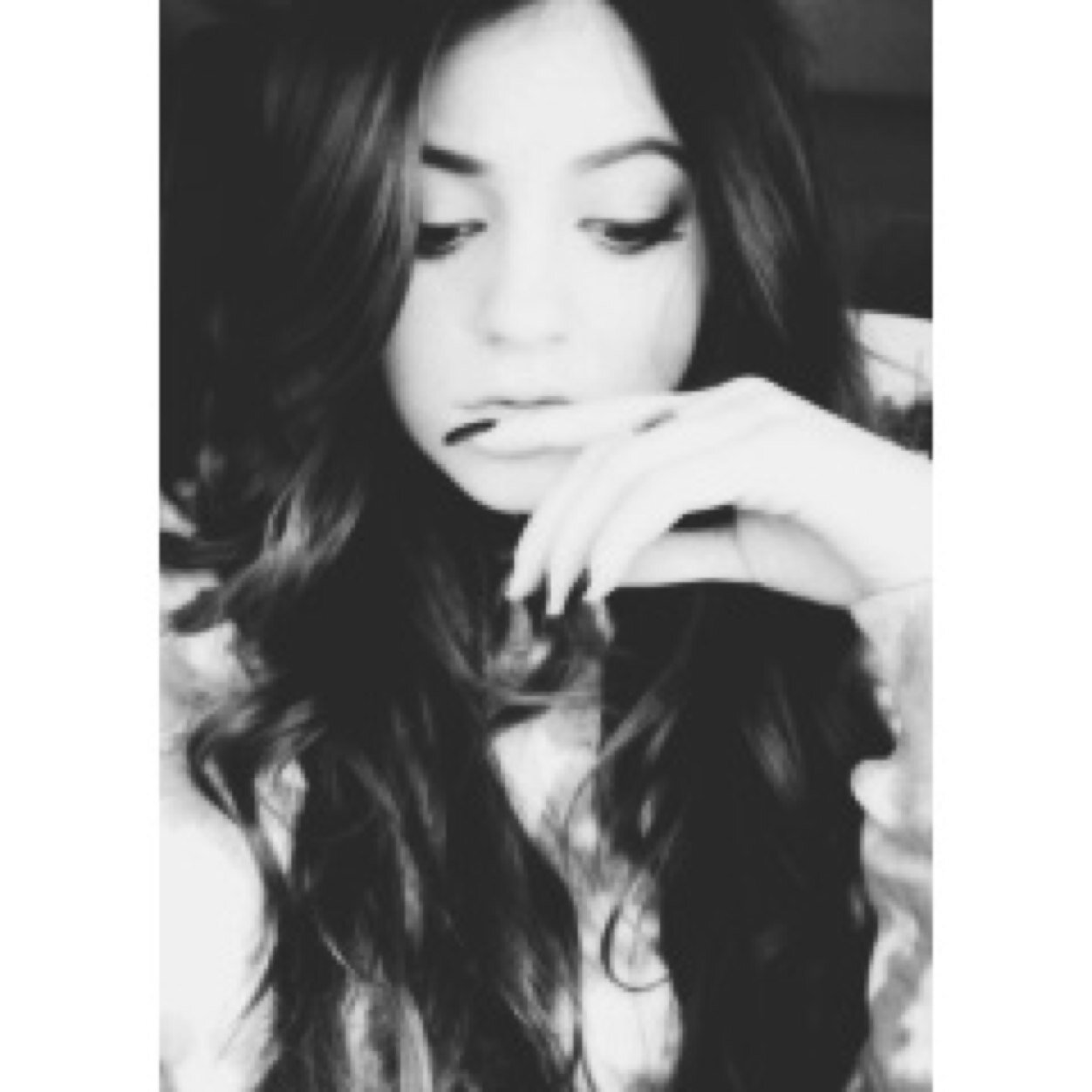 Wcirdo's profile picture. ☾to the moon and back☽