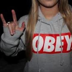 Si te gustan las sudaderas sígueme ↘¡Las mejores sudaderas aquí!