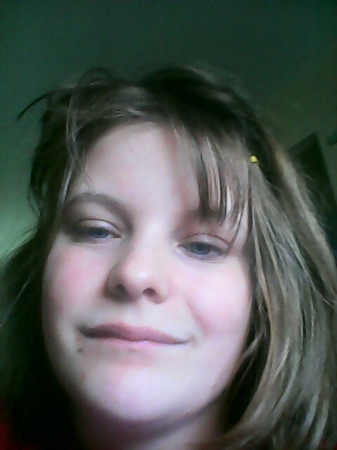 i love  Jesus my favorit color is pink and i love to have fun and I want to be a cover artest