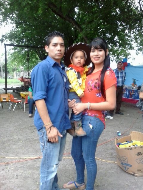 kobemilio's profile picture. al cien con mis amores y con mi vida..