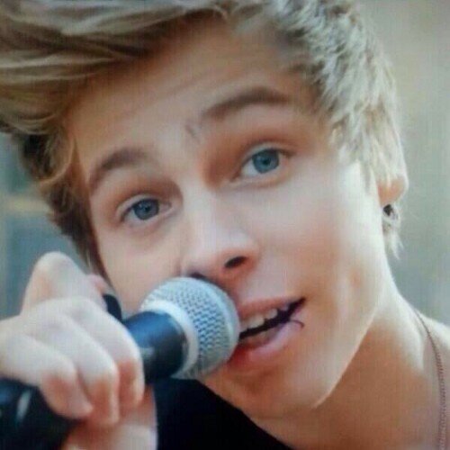 rememberwhenLHx's profile picture. Congrats on the Luke follow!