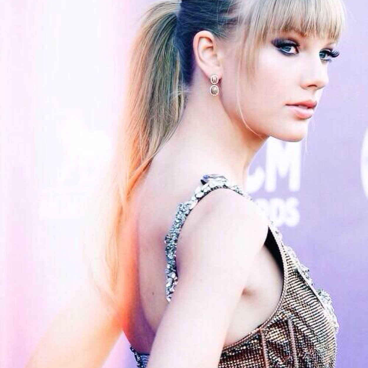 In the angel city chasing fortune and fame..... I follow back Swifties ✨