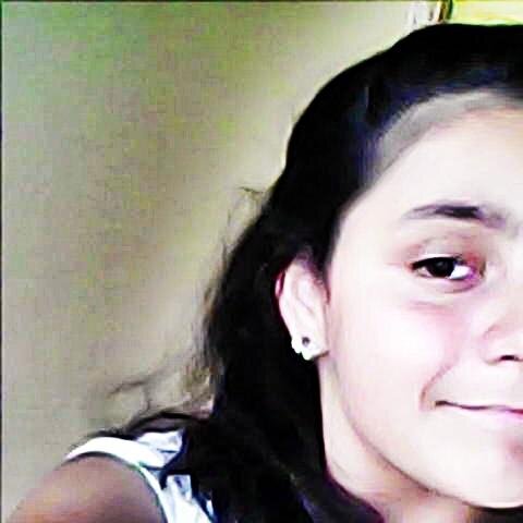 Confesso que preciso de sorrisos, abraços, chocolates, bons filmes, paciência e coisas desse tipo.”