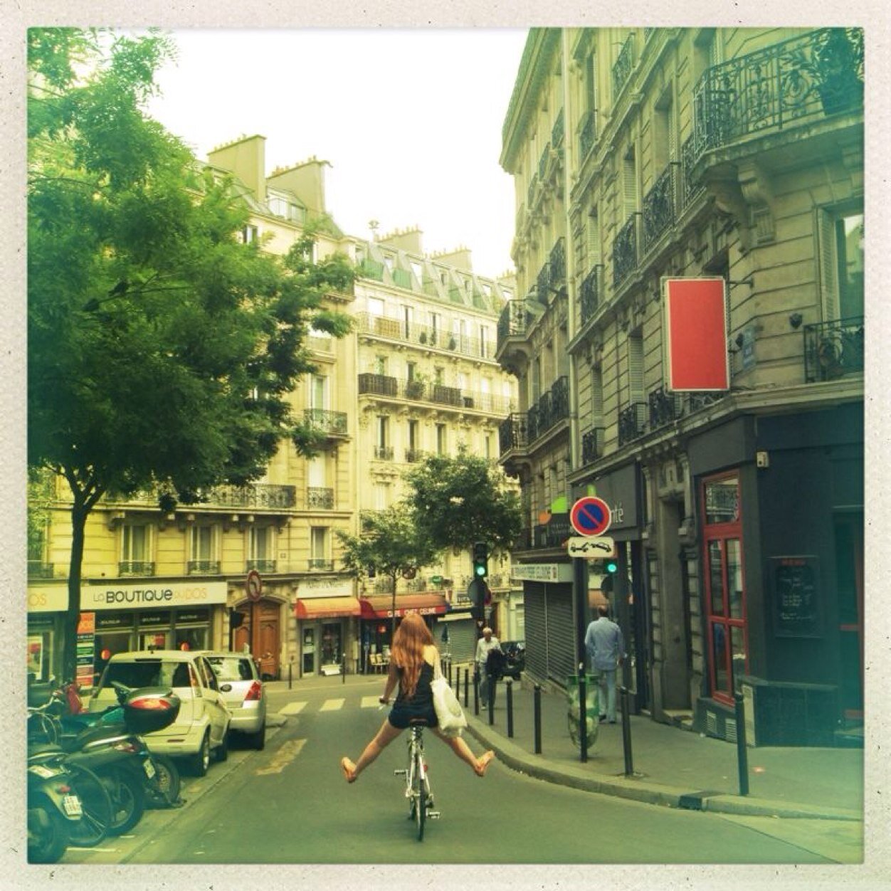 YOGA / organic FOOD / MUSIC / SUSTAINABLE EVENT PLANNER /// TOUT ÇA POUR ÇA & GRAPHIC DESIGNER