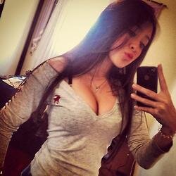 meia carente, meia tarada,                                       Gente o que falo no twitter , fica no twitter [] mim seguiu eu sigo de volta pode pá