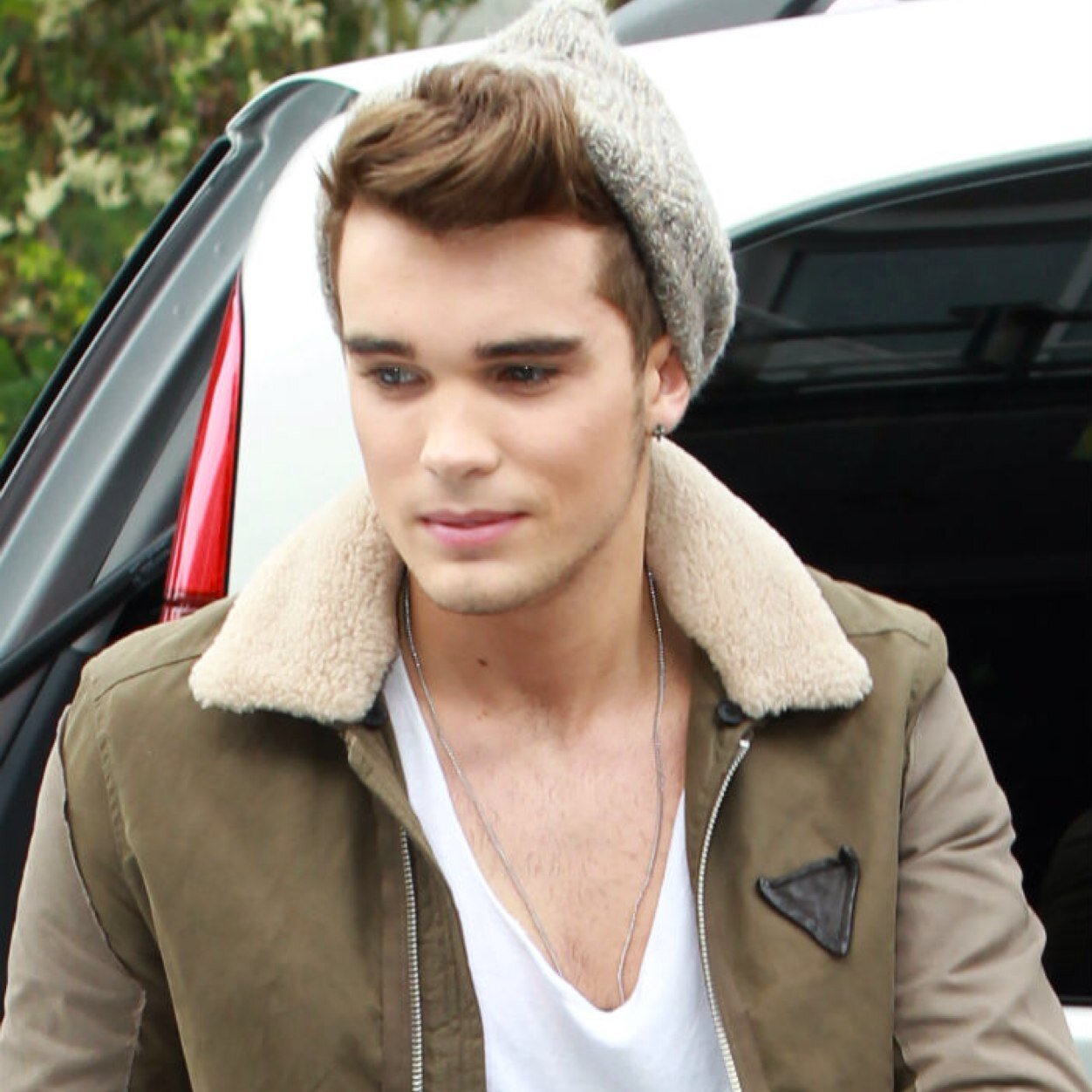 JoshUnionJJ's profile picture. Hey! You need to go follow @1930sashton :-) (please do, its my account and i just gave you a free follow)