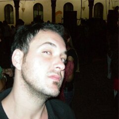 #photographer
Sto su Twitter solo per infamare e sbugiardare Salvini e Meloni!