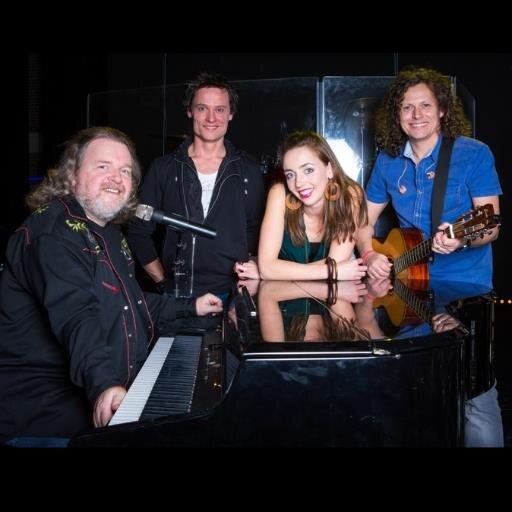 mwctour's profile picture. Motel Westcoast is een muzikale voorstelling met Edward Reekers, Brenda Bee, Julian Thomas en Syb van der Ploeg.