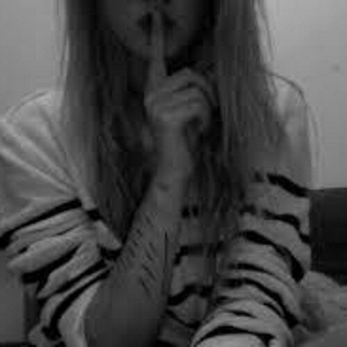 Unesuicidaire's profile picture. Une fille Suicidaire ... French Suicidal girl