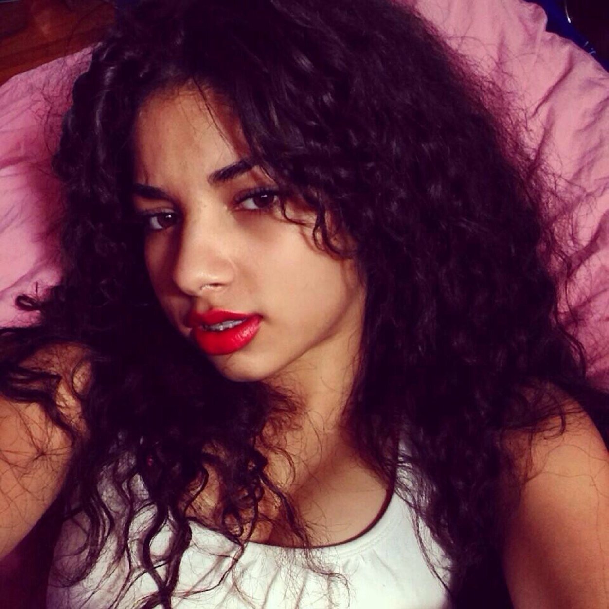 She respond on Twitter And Instagram on April 18 2014 ❤️✊