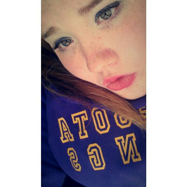 alexis_krause96's profile picture. live life with no regrets... OSSEO ALLL THE WAY .  --- follow me on instagram (: @kayylexxi