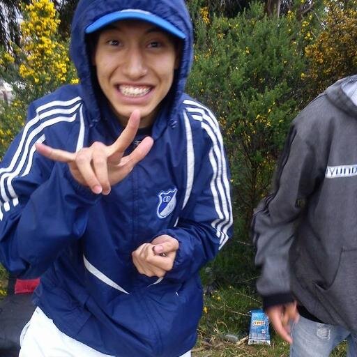 Fumate Mis Palabras 
Drogate Con Mis Pensamientos 
& Alucina Con Mis Besos ♪♫