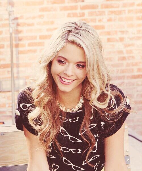 Todas As Noticias E Novidades Da Serie Pretty Little Liars!!!