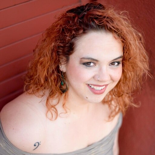 Singer, Traveler, Cook and Coffee Snob!