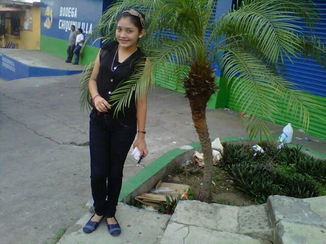 Ni de amores se muere ni de recuerdos se vive. ?? ✗PIN:12345678 jajack caiste