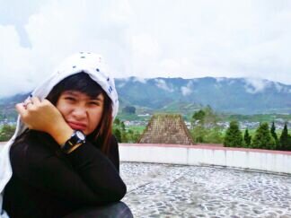 Setelah akun @finaayunif ke blokir, ini akun saya yg baru. :D