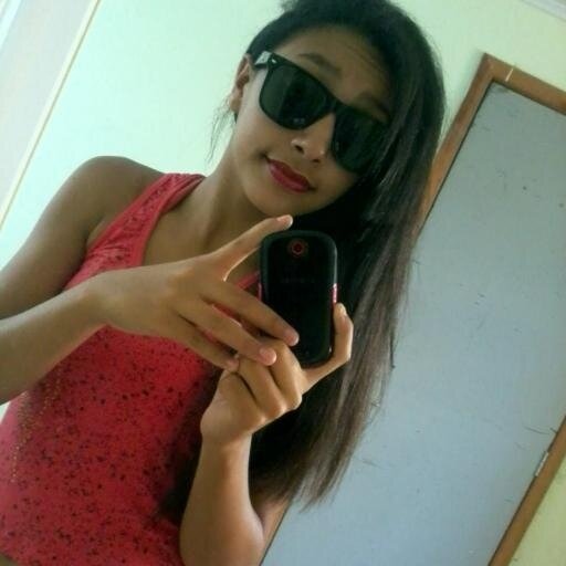 ''A arma dos fracos é criticar os fortes.. A arma dos fortes é ignorar os fracos ! ''   Juuh  *----------------------------------------*