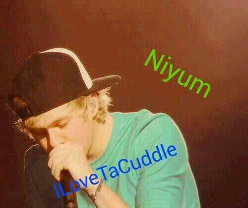 I'm Niall and a senior in High School. I /love/ to cuddle, sing, dance, jump, and play football. (17. RP. G-A-Y)