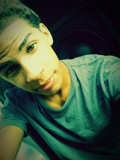 ErickG05's profile picture. Ya no espero nada de nadie. Quien me piense, que me escriba. Quien me extrañe, que me busque. Quien me quiera, que lo demuestre. ♥