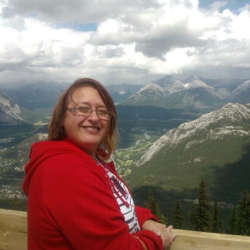 Mom. Social Worker.  Loves rod, reel, boat & body of water. Godless barbarian.  Sometimes grumpy. RTs signal interesting, not necessarily endorsement.