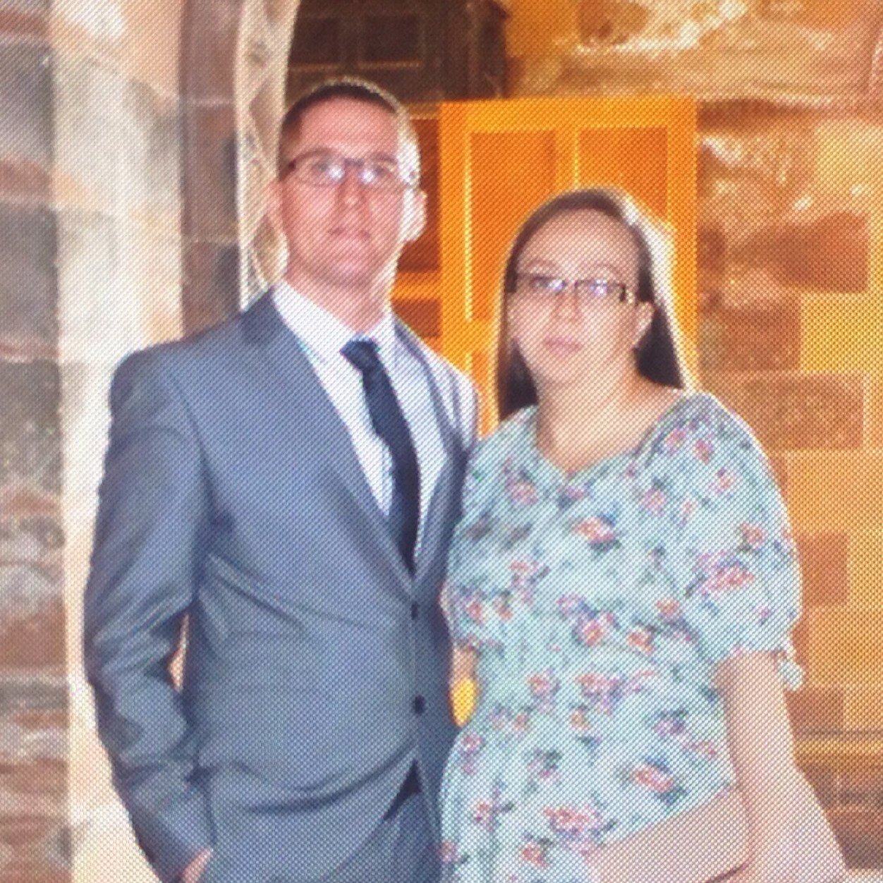I am married to a great man and a mum of 6 fab kids and live in Runcorn, Cheshire