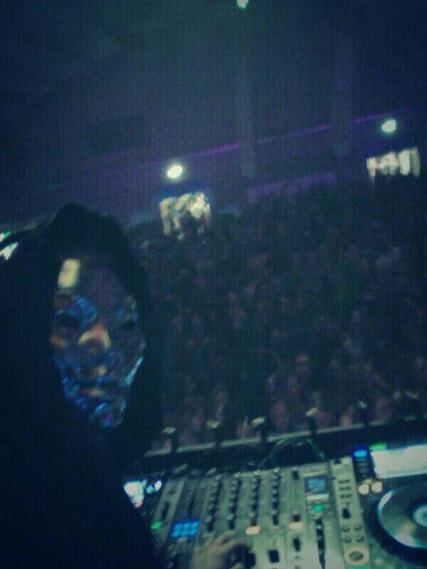 The mysterious DJ from @WOWFestivals