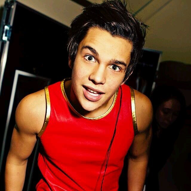 @austinmahone follow me♡ i love you so much :)