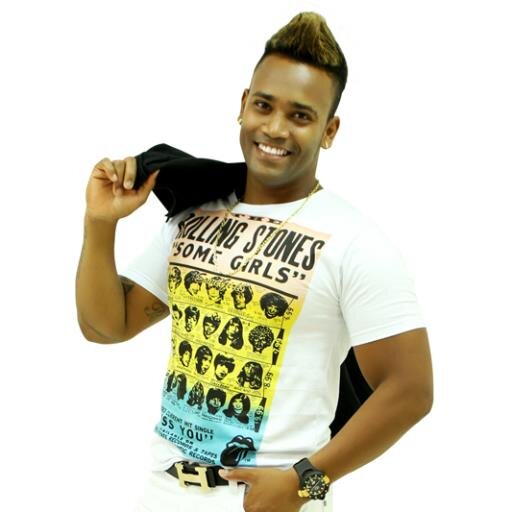 Cantor, Compositor e idealizador da banda CHANDON #CurtaEsseSom .