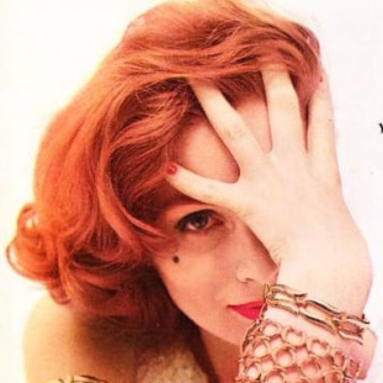Vintage baubles, books, and bubbles. Ed psychologist/teacher/deco diva/French lit specialist in 18th epistolary novel/mom/wife/Proustian. Southern.