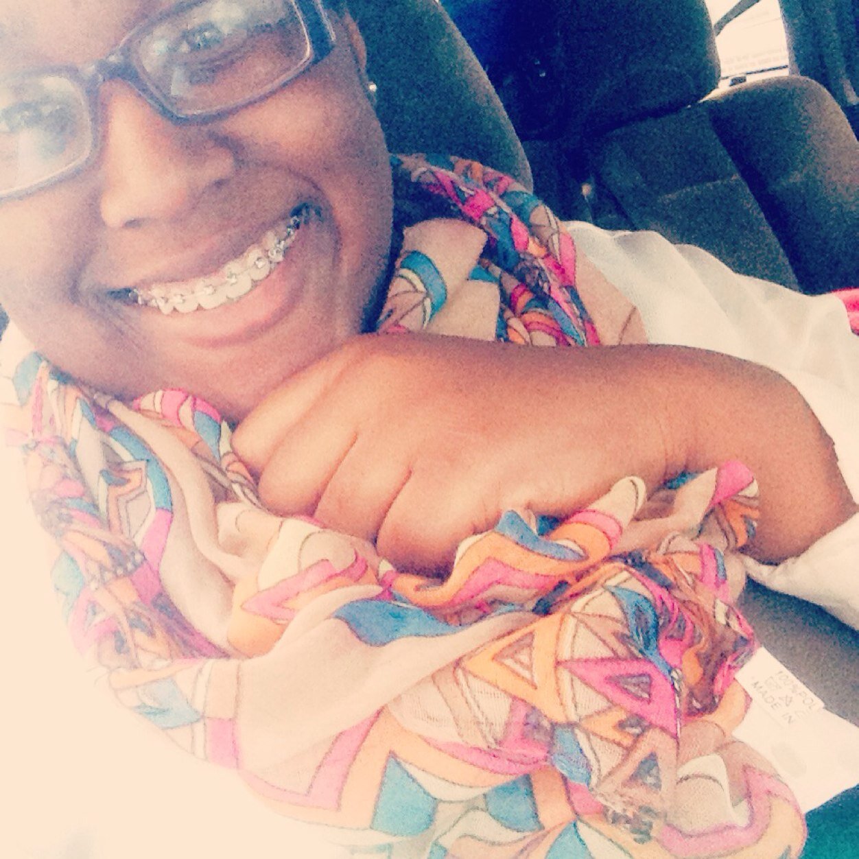 Follow back! sophomore#16 Capricorn C.a.m.v.a.