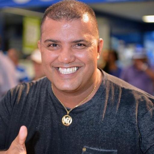 Tetracampeão na Beija-flor, 2010, 2011, 2012 e 2019, Estandarte de Ouro, samba enredo no Império da tijuca em 2013.
Presidente do Imperadores Rubro-negros.