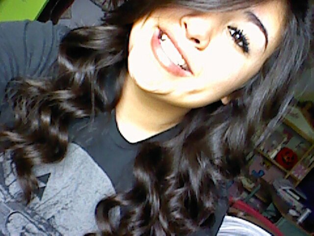 new twitter!! follow me or nah ....follow me on instagram _valentina__15