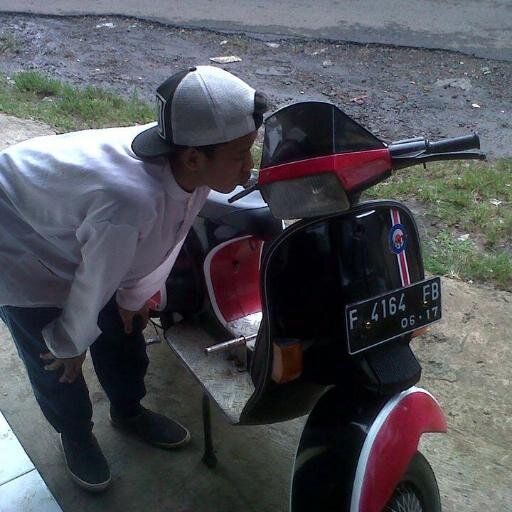Cieeee ngeSTALKin Twitter Bαbαng :p Awas SUKA wkwkwk ╮(^▽^)╭ | Taurus 09 Mey 1996