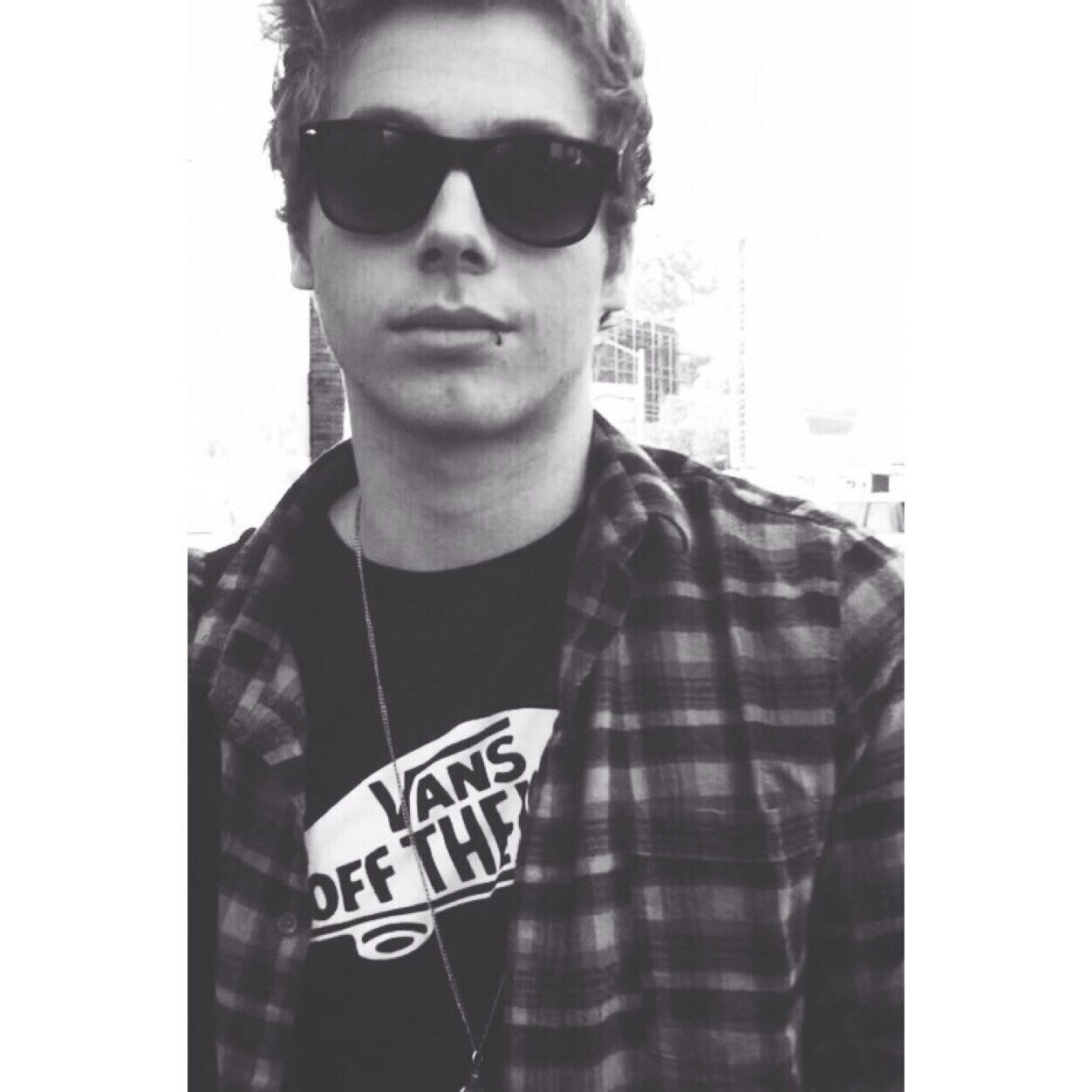 lvkewillfollowu's profile picture. if i found you, he can too. dont give up. @lukexhealy
