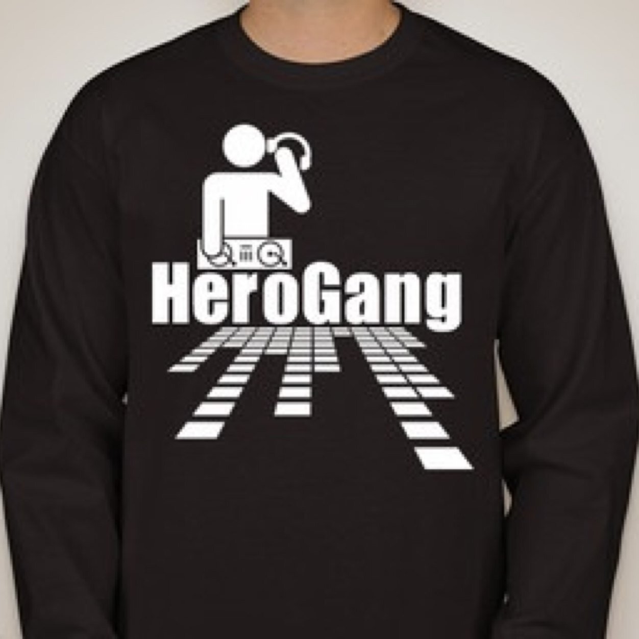 #JetPacker #HeroGang #SpaceAgeBlues 
@ChrizzyCloud