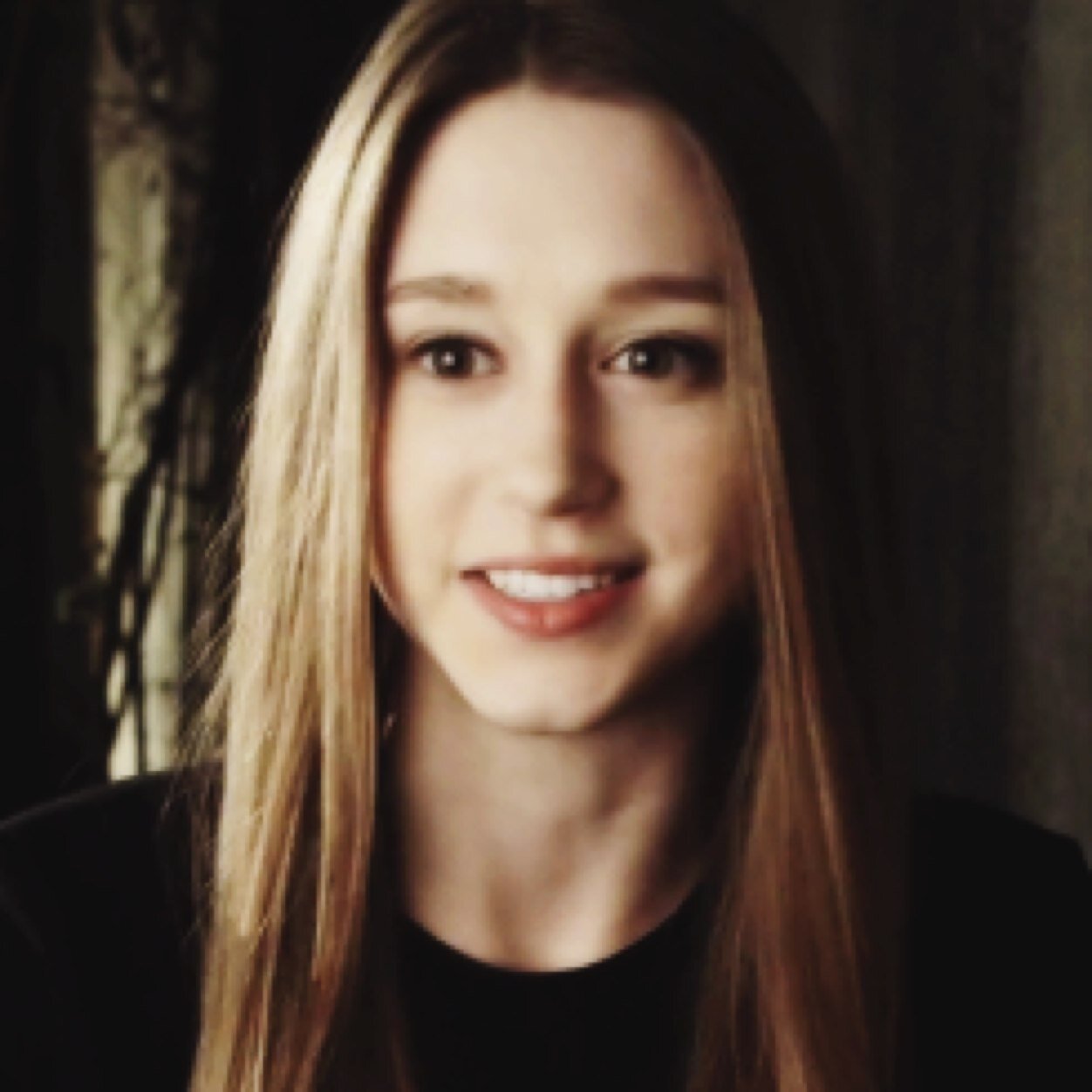 evanlatte's profile picture. hi i'm isha and i talk too much