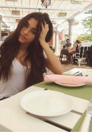 BeerftBiebs's profile picture. IMADginer♡Belieber || In love with the music || Madison followed 《__/__/__》