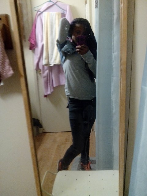 hi yall known me miss princess and Im from 3mg I rapp sing I write music in I go hard like lil debbie v-nasty kreawshawn