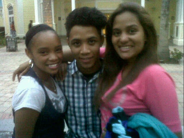 Chimpian's profile picture. Community and Workoholics are the best series ever,Soccer fanatic, Be proud of your group of friends, f#ck outsiders  South Africa