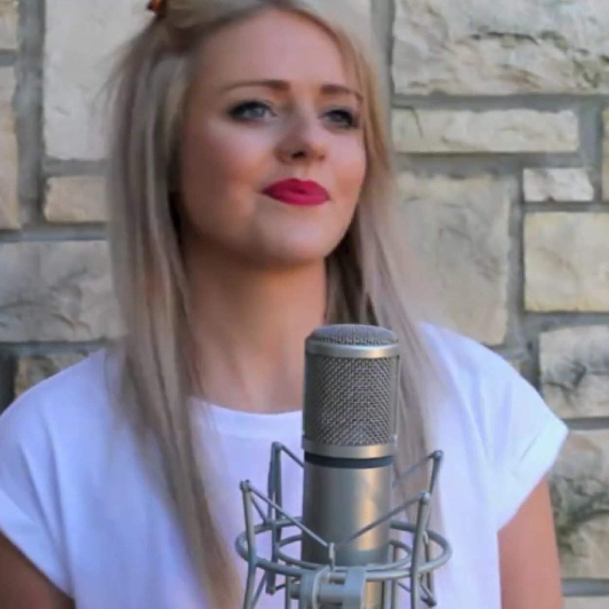 I love @beth_official, she is perfect, she is my princess // instagram @bethuruguay