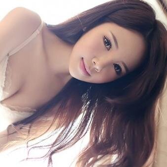 UntieLonely's profile picture. Een speciale aanbieding goedkope voetbalshirts plaats