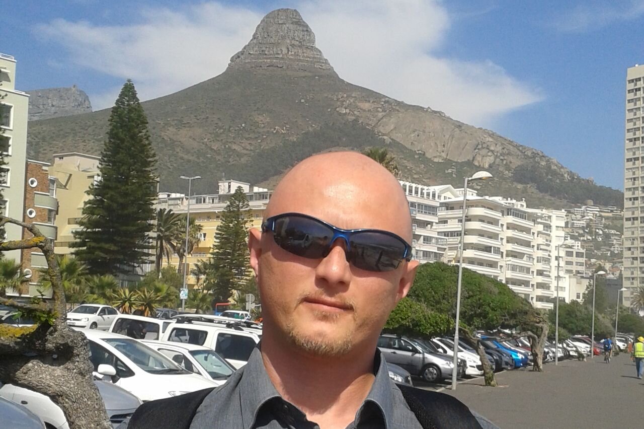 UNIX Specialist, OpenSource enthusiast, street/dirt biker, amazed by high-tech