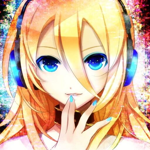 Hey there! I'm Kaylee! I'm a model and a Deejay, of course! #Bi #Single