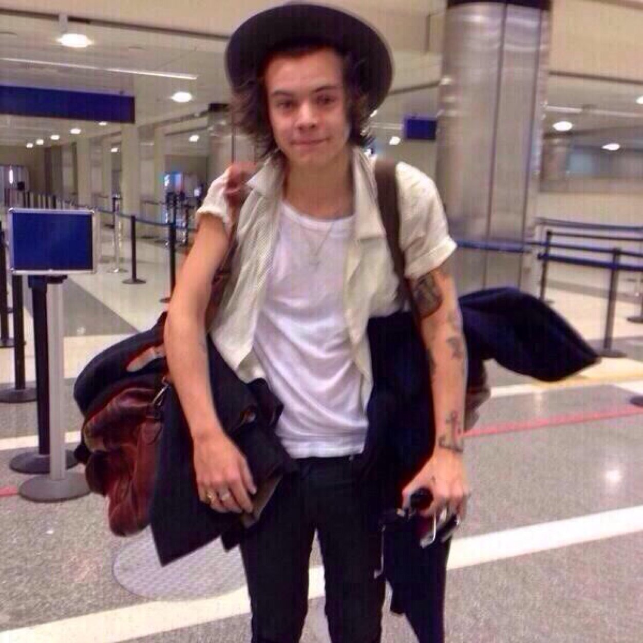please follow @lucidicnarry x ask for a fback :D