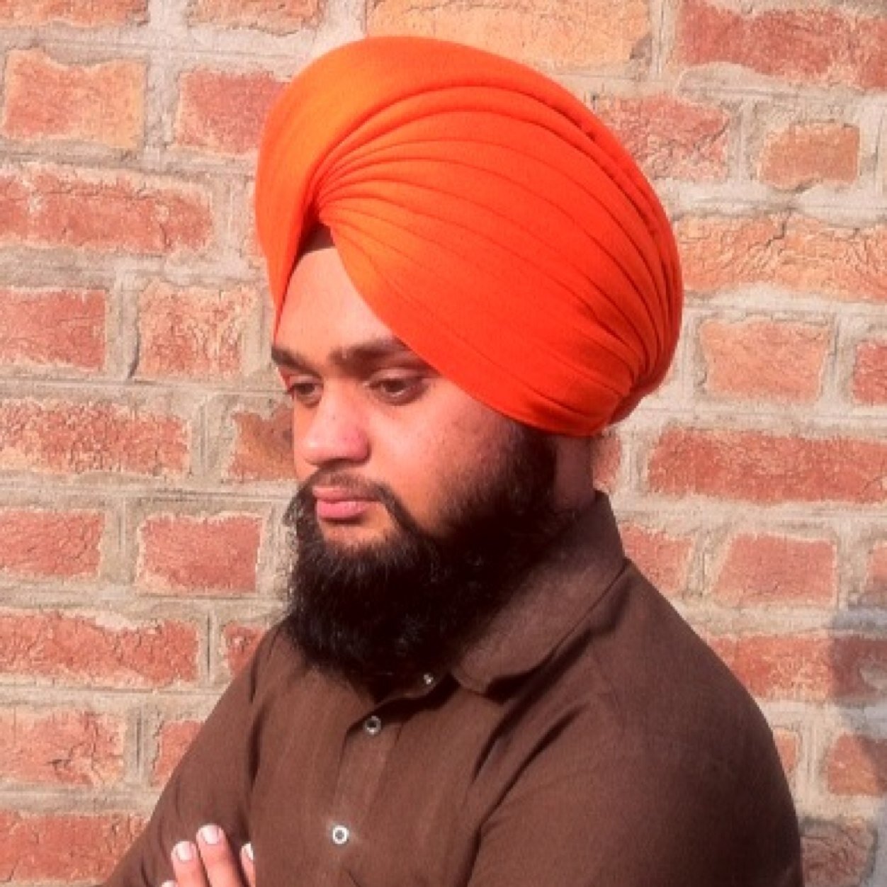 Love's the Guru Granth Sahib ji. Im son of Sri Guru Gobind Singh ji.Live in sikhi sroop only and proud to be sikh......