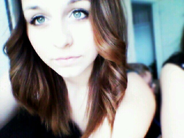 xeeniiiaaa's profile picture. peeeeeeace!