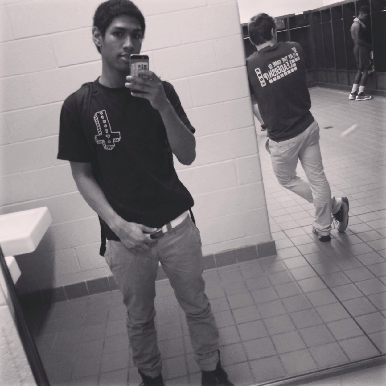 Finesse Father here to finesse you out your nudes.