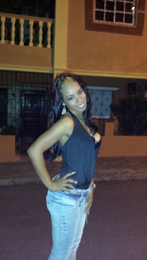 emilly_re's profile picture. 