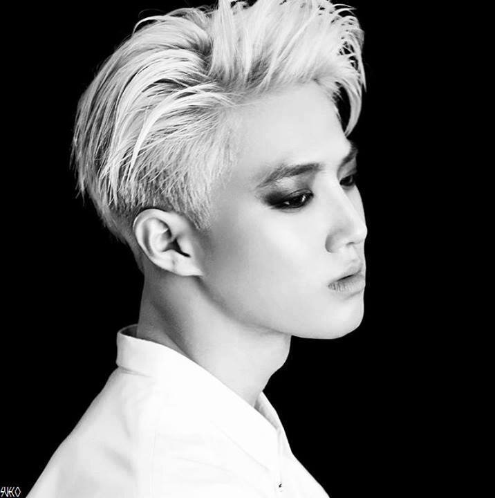 I am a FANGIRL!!HOOOT2X!! AND AIMING TO GO TO KOREA TO MEET MY HUSBAND!!!^_____^
