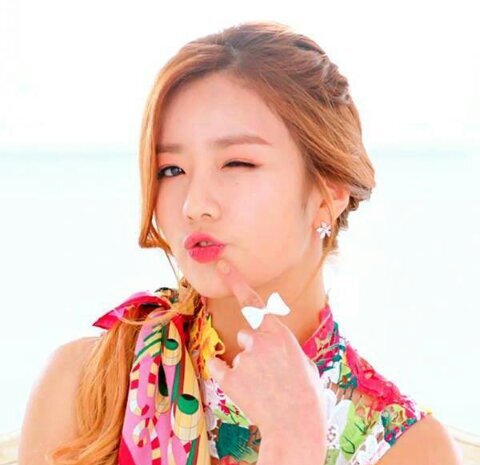 ! Apink Bomi :3 Gimmie Food Pleaseu? *Puppy eyes*